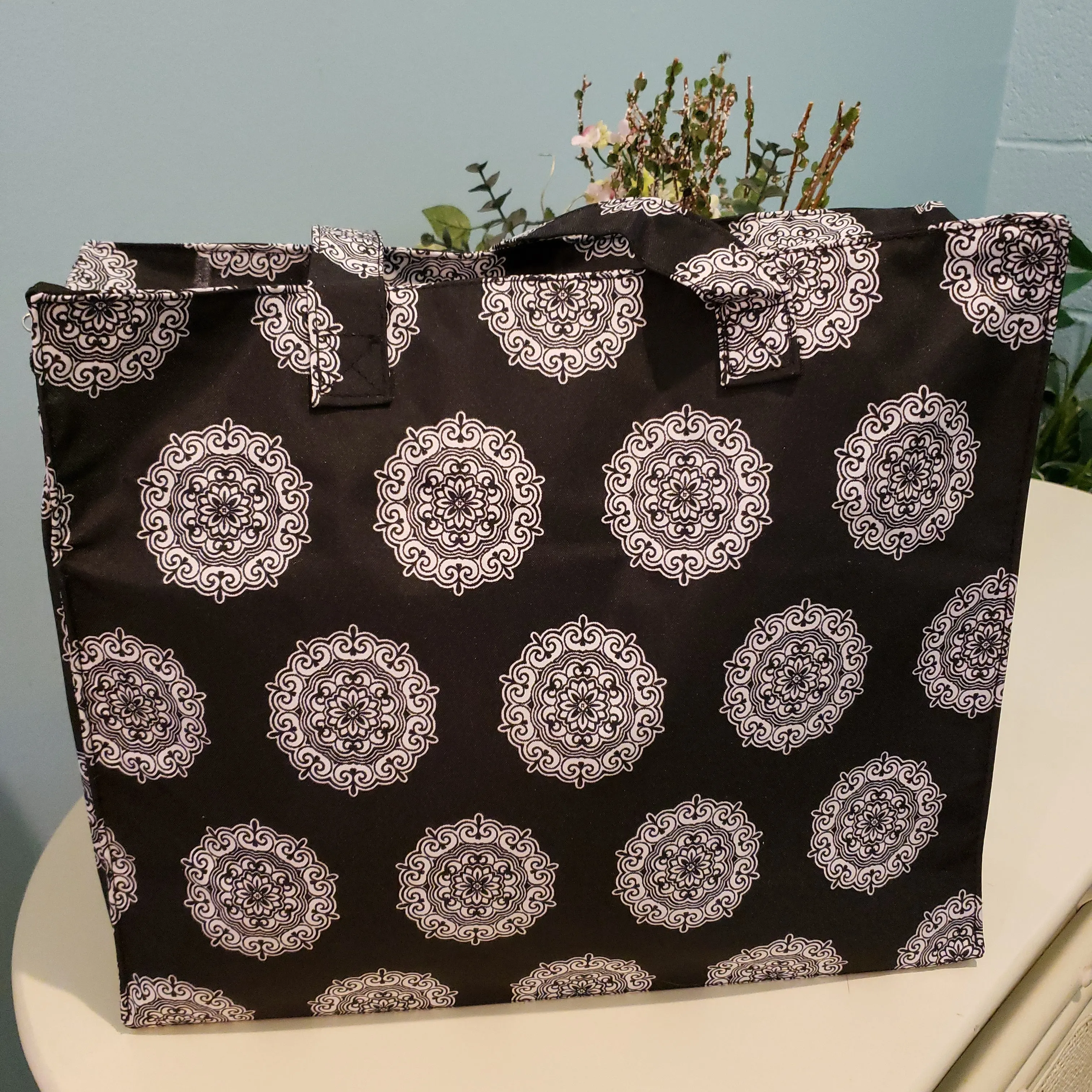 WB Black and White Floral Design Tote